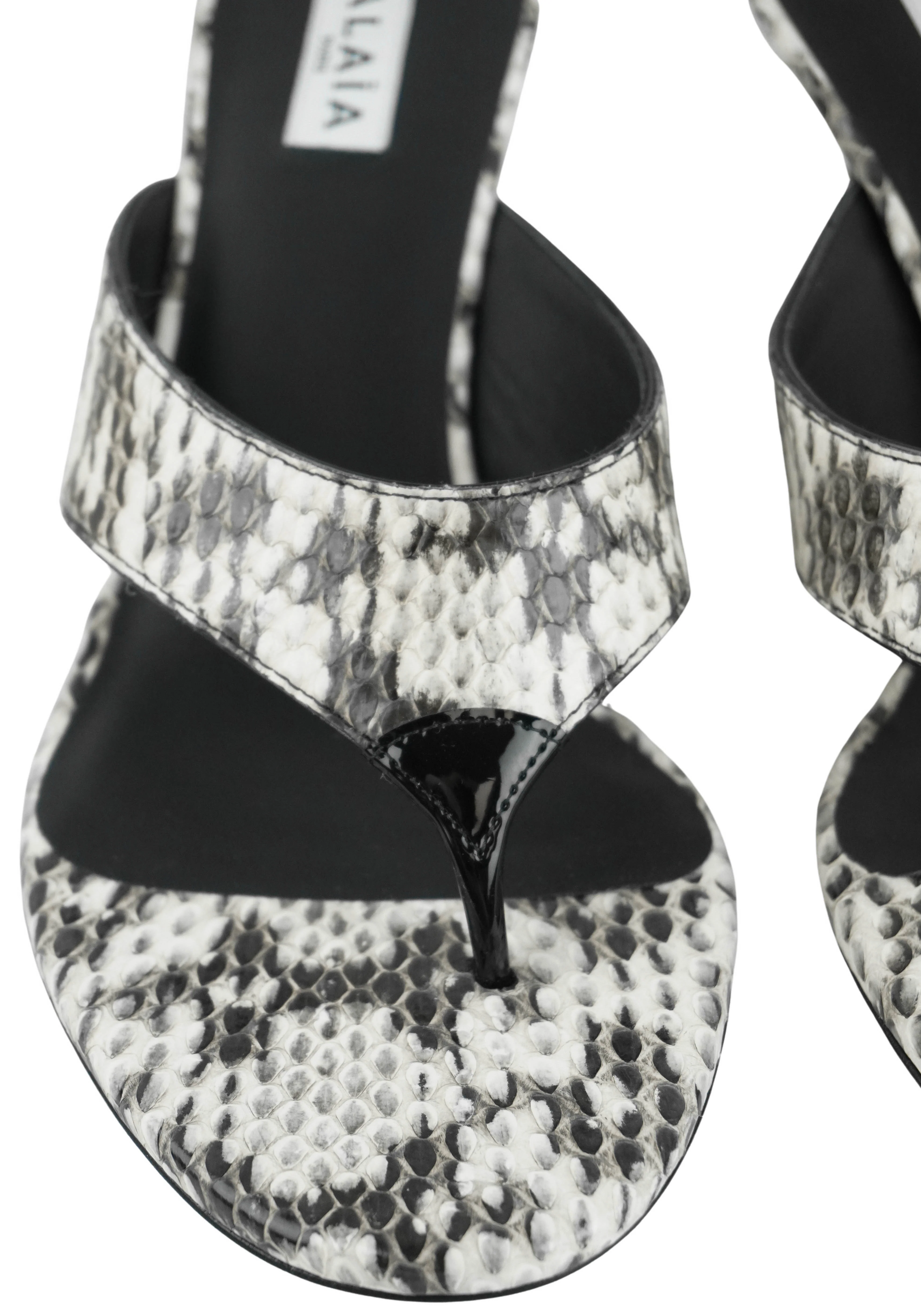 Alaïa Elaphe Thong Mule Sandals in White/Black - Image 6