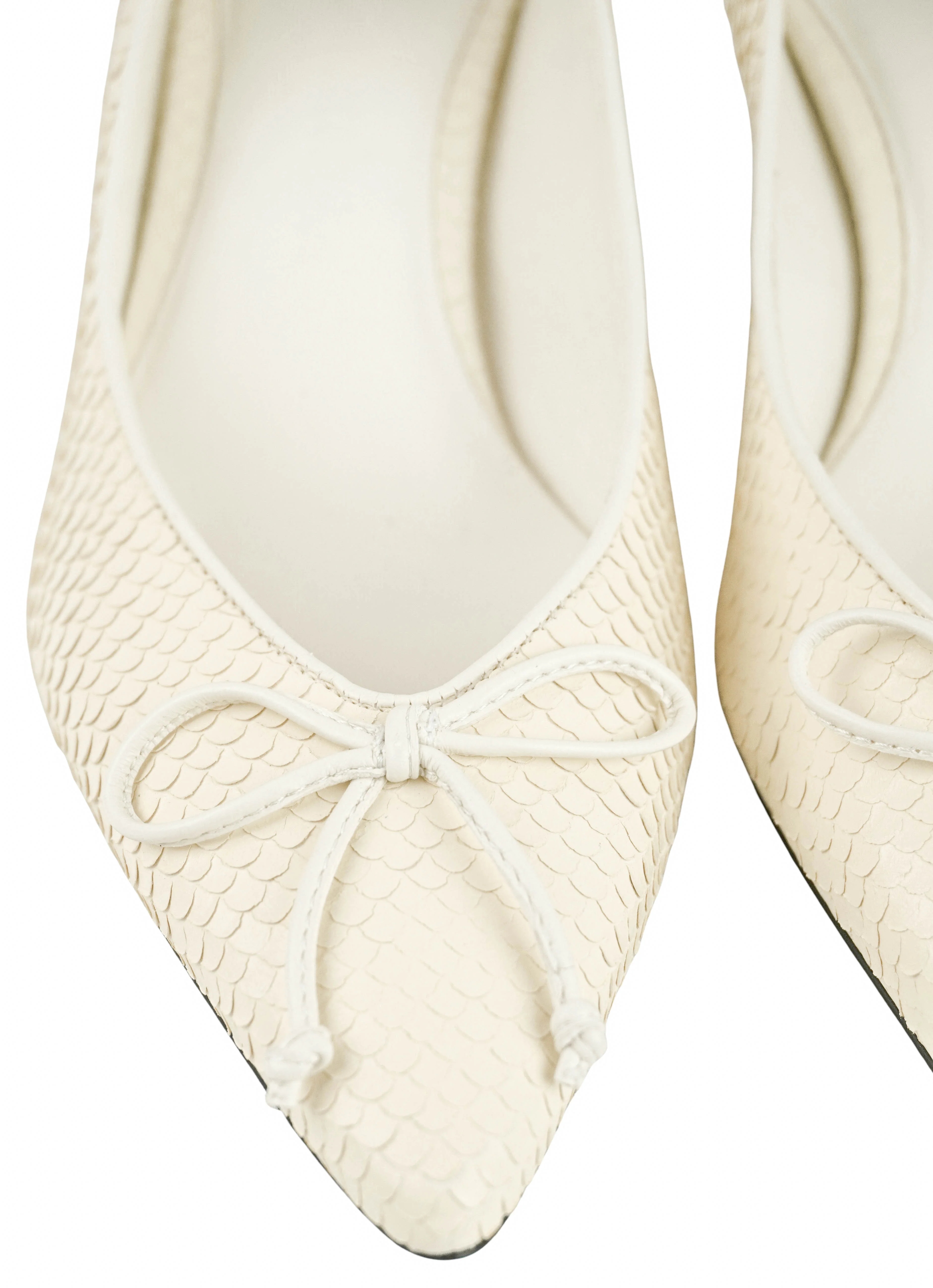 Jacquemus The Low Tourni Heels in Off-White - Image 7